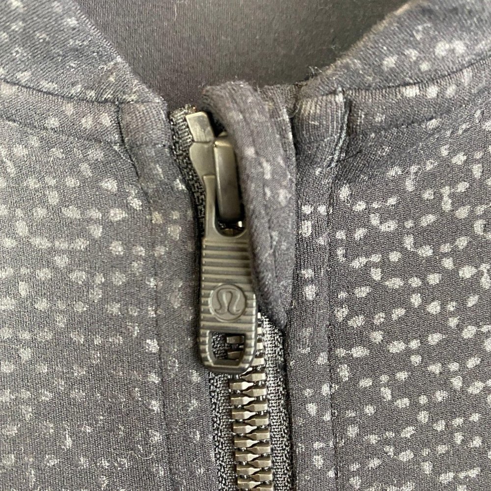 Lululemon Light Pattern Zip Jacket - image 3